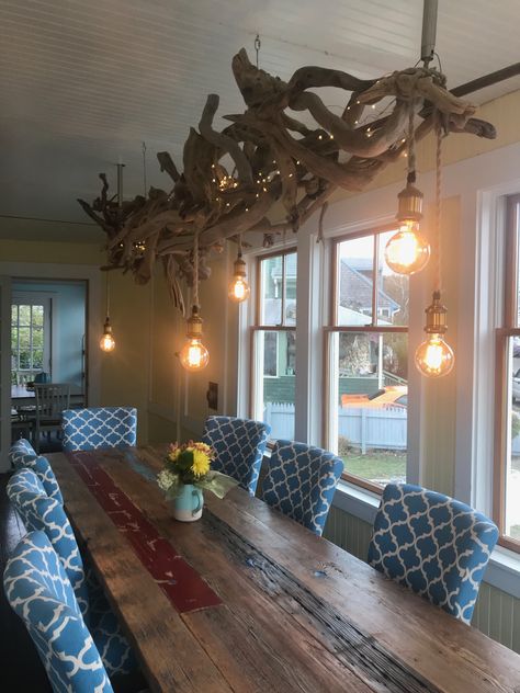 Driftwood Lighting Chandeliers, Diy Driftwood Chandelier, Drift Wood Lighting Ideas, Drift Wood Chandelier Diy, Driftwood Chandeliers, Driftwood Light Fixture, Garden Room Lighting, Driftwood Lighting, Driftwood Kitchen