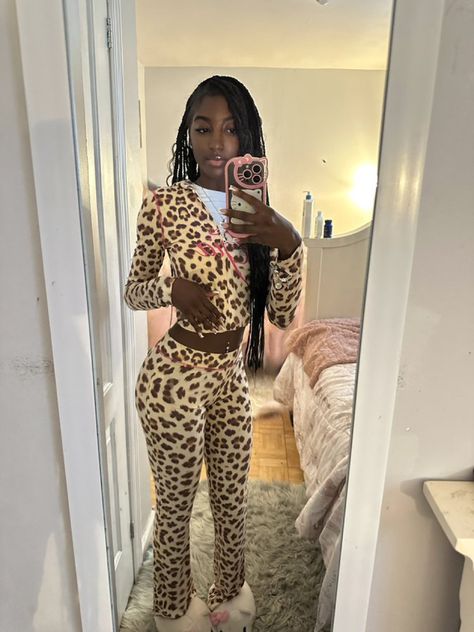 Iamgia Outfits, Cheetah Print Outfits, Man Eater, I Am Gia, Cute Everyday Outfits, Baddie Outfits Casual, Pose Ideas, Dope Outfits, Date Outfits