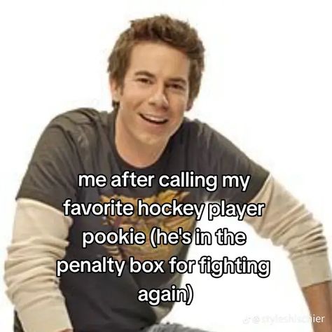 Hockey Twitter Header, Hockey Reaction Pics, Hockey Pick Up Lines, I Love Hockey Boys, Hockey Player Aesthetic, Hockey Tips, Hockey Players Funny, Hockey Funny, Hockey Aesthetic