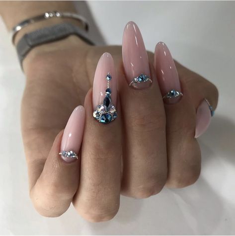 Mandala Nails, Chrome Designs, Birthday Nail Designs, Swarovski Nails, School Nails, Glamour Nails, Her Nails, Super Nails, Crystal Nails