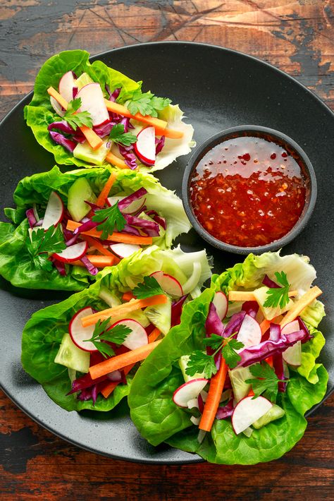 Lettuce Wraps Vegetarian, Veggie Lettuce Wraps, Chickpea Lettuce Wraps, Easy Lettuce Wraps, Vegan Lettuce Wraps, Vegetarian Lettuce Wraps, Vegan Spring Rolls, Peanut Dipping Sauce, Rice Wraps