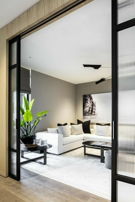 doors Beach Curtains, Sala Grande, 아파트 인테리어, Sliding Glass Doors, Livingroom Layout, Living Room Diy, Glass Doors, Modern Interior Design, Miami Beach