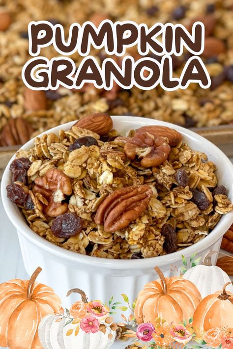 This Easy Pumpkin Granola Recipe incorporates pumpkin puree and pumpkin spice for a delicious fall granola you'll want to eat all year long. Pumpkin Pie Granola, Pumpkin Granola Recipe, Puree Pumpkin, Pumpkin Spice Granola, Pumpkin Granola, Yogurt Parfaits, Cinnamon Granola, Pumpkin Delight, Healthy Granola Bars