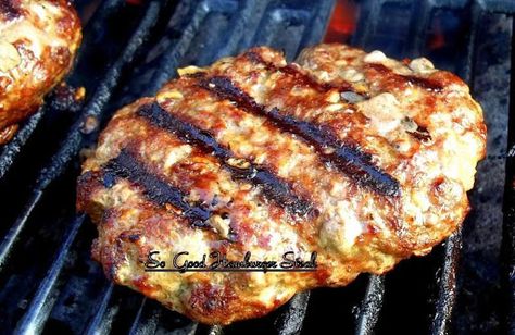 Steaks On Grill, Steak Gravy Recipe, Japanese Hamburger Steak, Onion Steak, Thrifty Meals, Steak Gravy, Hamburger Steak Recipes, Hamburger Steaks, Steak Burgers