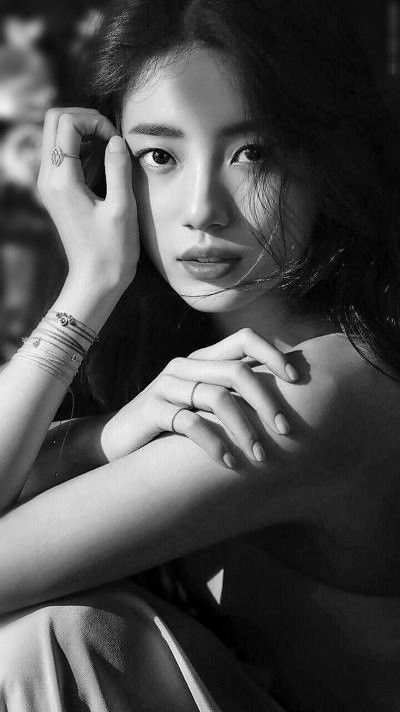 Couple Poses Ideas, Models Without Makeup, Photos Of Models, Miss A Suzy, Quotes Celebrities, 얼굴 드로잉, Studio Portrait Photography, Hairstyle Fashion, Fotografi Digital