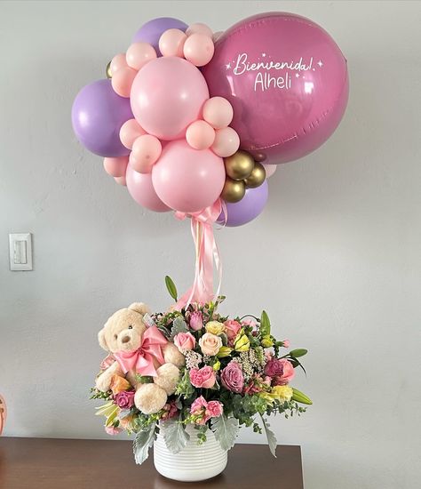 Balloon And Flowers, Balloon Inspiration, Balloons Gift, Flower Bear, Baby Balloon, Birthday Balloon Decorations, Balloon Gift, Balloon Flowers, Balloon Bouquet