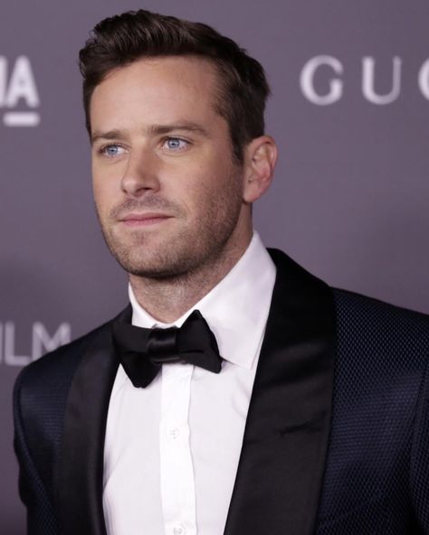 Fan Account on Instagram: “Armie version Prince Charming with a sparkling Elizabeth at the "2017 LACMA Art + Film Gala".💕 - - #armiehammer #elizabethchambers…” Army Hammer, Strong Woman Tattoos, Mark Bradford, Beautiful Women Quotes, Handsome Men Quotes, Men Quotes Funny, Armie Hammer, Handsome Arab Men, The Man From Uncle