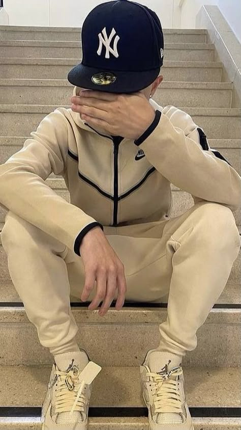 White Roadmen, Uk Roadman, Dri Fit Tracksuit, Nike Tech Fleece Tracksuit, Nike Tech Fleece Pants, Sneakers Nike Jordan, Uk Drip, Bad Dresses, Bad Boy Style