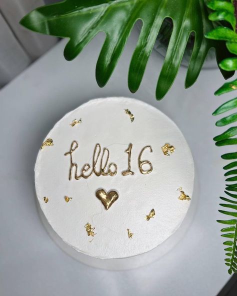 Cake For 16th Birthday Girl, Cute 16th Birthday Cakes, Hello 16 Birthday, Cake For 16th Birthday, 16th Birthday Cake Aesthetic, 16th Birthday Aesthetic, Hello 16, Delicious Food Image, Happy Birthday To Me Quotes