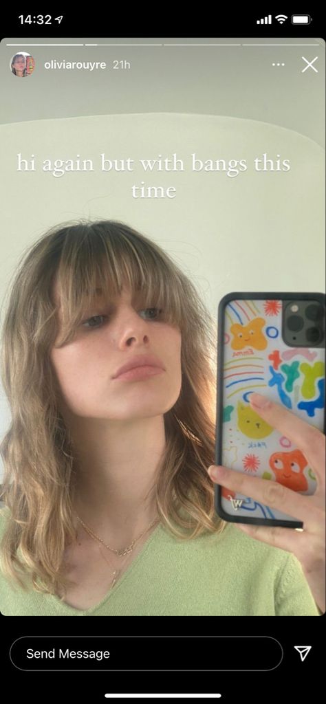 insta story 1/15/21 Bangs Captions Instagram, Olivia Rouyre, Hair Captions, Rachel Green Hair, New Hair Look, Plus Wedding Dresses, Instagram Captions For Friends, Alien Girl, Haircut Pictures