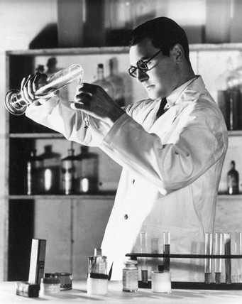 Laboratory Chemist Reference, Chemist Pose Reference, Scientist Man Aesthetic, Male Scientist Aesthetic, 1920s Scientist, Scientist Aesthetic Male, 1960s Scientist, Scientist Drawing Reference, Mad Scientist Pose