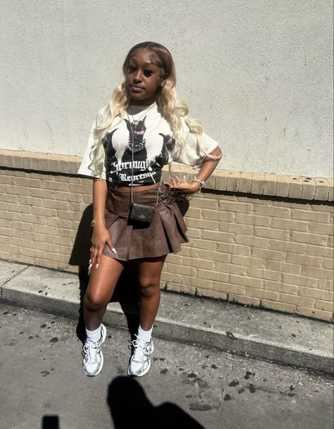 Black girl outfits Brown Outfits For Black Women Streetwear, Outfits With Asics, Senior Brunch Outfit Ideas Black Women, Asics Outfit Black Woman, Grad Bash Outfit Ideas, Brown Outfits For Black Women, Asics Outfit, Leather Skirt Outfit, Fly Outfit