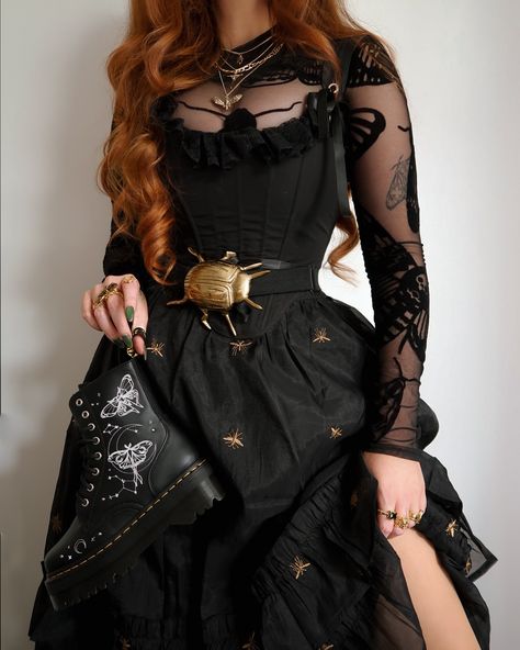 Outfits Ideas With Corsets, Edgy Corset Outfit, Mesh Top With Dress, Dark Ingenue Aesthetic, Whimsigoth Dresses, Gothic Cottagecore Outfits, Castlecore Outfit, Gothic Corset Outfits, 2 Piece Dress Formal