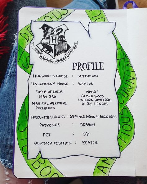 Hogwarts Journal Pages, Sketch Book Harry Potter, Hogwarts Journal Ideas, Harry Potter Book Journal, Harry Potter Notebook Ideas, Sketch Book Front Cover Ideas, Harry Potter Journal Ideas, Slytherin Journal, Sketchbook Cover Ideas Aesthetic