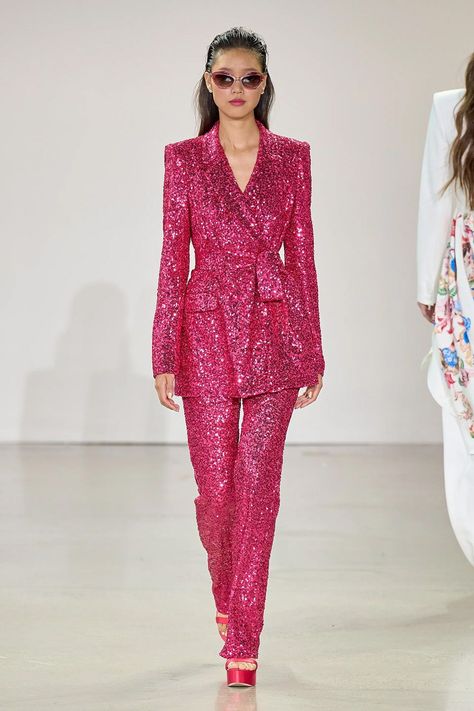 Pink Runway, Spring 2023 Ready To Wear, 2023 Ready To Wear, Gareth Pugh, Moda Paris, Catherine Malandrino, Christopher Kane, Christian Siriano, Spring 2023