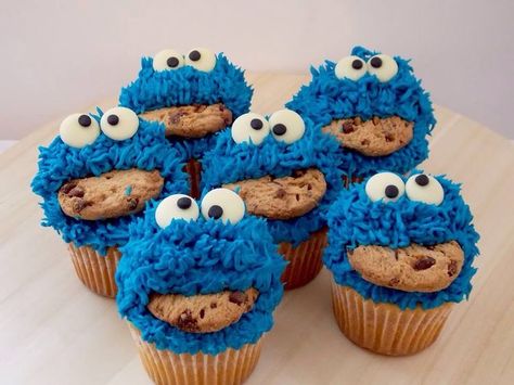 Elmo And Cookie Monster Cupcakes, Cookie Monster Cake 2nd Birthday, Cookie Monster 3rd Birthday Girl, Monster Cookie Cupcakes, Cookie Monster Cupcakes Diy, Cookie Monster Strawberries, Cookie Monster 2nd Birthday Girl, Cookie Monster Cake Pops, Cookie Monster Desserts