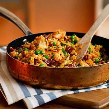 Oven baked paella, absolutely scrummy and gives you all the time being with your family and friends and ... Paella Chicken, Chicken And Chorizo Paella Recipe, Chorizo Paella Recipe, Chicken And Chorizo Paella, Chorizo Paella, Chicken And Chorizo, Sainsburys Recipes, Weekend Lunch, Chicken Chorizo