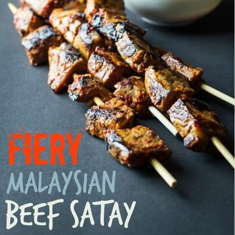 Malaysian Satay, Sweet And Sour Dipping Sauce, Satay Beef, Beef Satay, Sweet And Sour, Beef Dishes, Yummy Appetizers, Asian Food, International Recipes