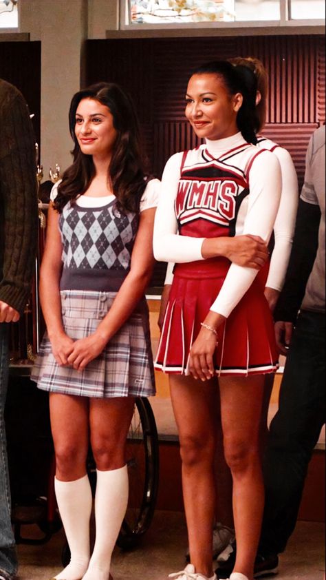 Glee Halloween Costumes, Naya Rivera Glee, Lea Michele Glee, Lilly Pulitzer Outfits, Sixth Form Outfits, Preppy Outfits For School, Glee Fashion, Middle School Outfits, Rachel Berry