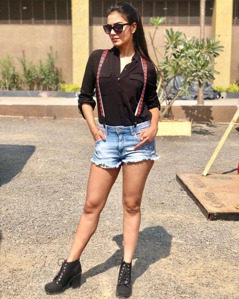 Stunning Divya Agarwal - Indian Actress #divyaagarwal #celebspromotion Divya Agarwal, Malaika Arora, Star Pictures, Cute Actors, Girl Crushes, Western Outfits, Favorite Celebrities, Check It Out, Casual Shorts