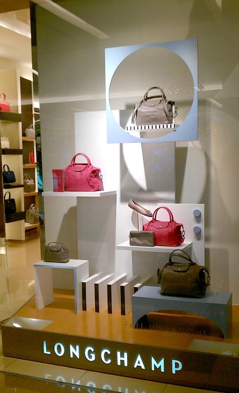 Longchamp, Bangkok | Window Display @ Bangkok, Thailand Bag Store Display, Geometrical Composition, Streaming Room, Merchandising Retail, Window Inspiration, Siam Paragon, Handbag Display, Window Display Retail, Visual Merchandiser