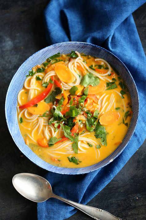 Alltags-Thaisuppe | | Wellcuisine Thai Soup, Quick And Easy Soup, Easy Soup Recipes, Healthy Nutrition, Soul Food, Meat Recipes, Casserole Recipes, Seafood Recipes, Food Inspiration