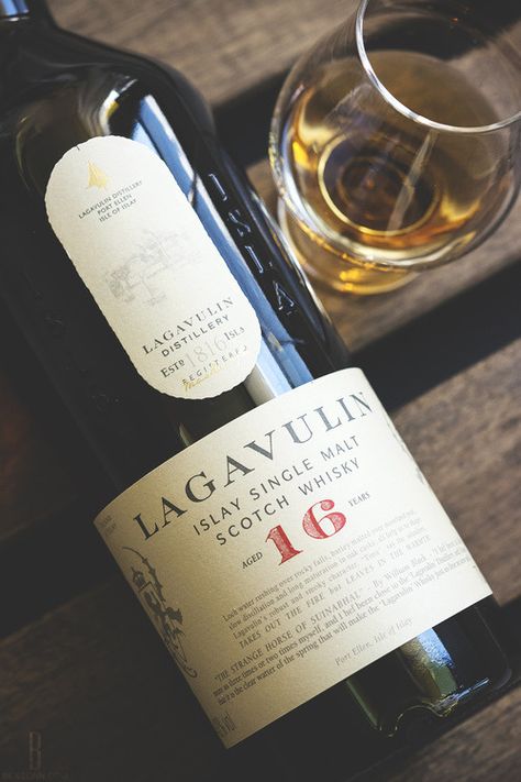 Lagavulin Distillery, The Distillers, Whisky Cocktail, Single Malt Whiskey, Cigars And Whiskey, Scotch Whiskey, Single Malt Whisky, Malt Whisky, Bourbon Whiskey