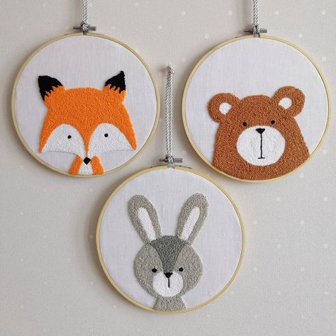 Punchneedle woodland animals by @sveta.trosh Punch Needle Patterns, Hand Embroidery Videos, Baby Embroidery, Pola Sulam, Punch Needle Embroidery, Needle Punch, Animal Embroidery, 자수 디자인, Sewing Embroidery Designs