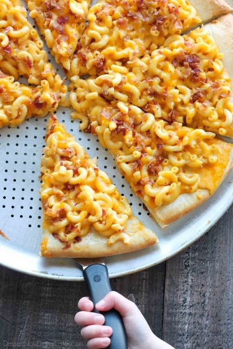 Mac and Cheese Pizza combines two tasty dinners into one incredible meal. It's so easy, the kids can make it! Top it with bacon for extra deliciousness! Max And Cheese Pizza, Macaroni Pizza Recipe, Combination Pizza, Macaroni And Cheese Pizza, Mac N Cheese Pizza, Food Polls, Mac And Cheese Pizza, Cheese Ideas, Cheese Pizza Recipe