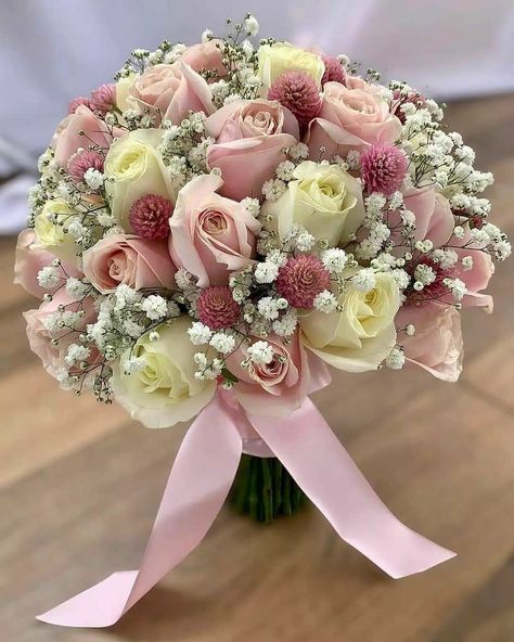 Rose Gold Bouquet, Beach Wedding Pink, Quinceanera Bouquet, Quinceanera Pink, Pink Flower Arrangements, Natural Bouquet, Wedding Flower Guide, Simple Beach Wedding, Peach Wedding Flowers