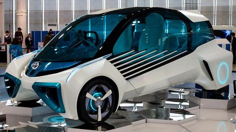 Hydrogen fuel cell vs electric cars: what you need to know but couldn't ask Water Powered Car, Hydrogen Engine, Hydrogen Car, Automobile Technology, Hydrogen Fuel Cell, Hydrogen Fuel, Power Cars, Combustion Engine, Hybrid Car