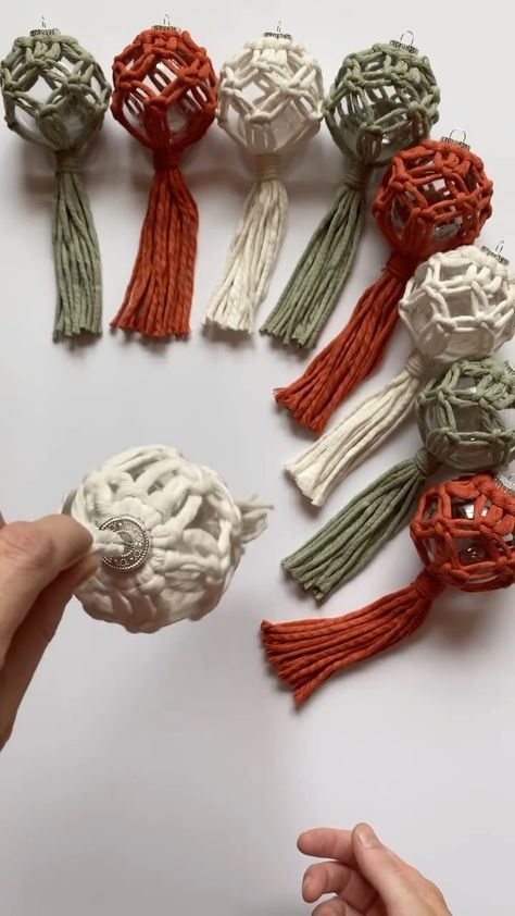 Megan | Macrame Gifts & Tutorials | Macrame Braided Keychains 🧚🏼�✨ #macrametutorial #macrametutorials #howto #macrame #megsmodernmacrame #shopmegsmodernmacrame #macrameshop... | Instagram Macrame Gifts, Diy Christmas Wall, Tutorial Macramé, Macrame Knots Pattern, Holiday Crafts Diy, Friend Crafts, Diy Macrame Plant Hanger, Diy Yarn Crafts, Handmade Christmas Crafts