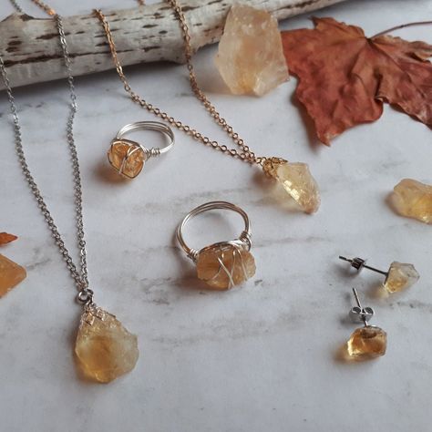 Crystal Jewellery Aesthetic, Citrine Crystal Aesthetic, Crystal Jewelry Diy, Hello November, Handmade Crystal Jewelry, Jewelry Tattoo, Diy Wire Jewelry, Dope Jewelry, Homemade Jewelry