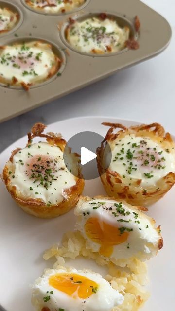 Hashbrown Sandwich, Cheese Pockets, Potato Cups, Hash Brown Cups, Muffin Pan Recipes, Thanksgiving Brunch, Cheesy Hashbrowns, Crispy Hashbrowns, Egg Muffins Breakfast