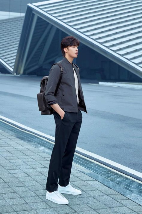 Korean Male Fashion Formal, Man Fashion Outfits, Fashion Outfits Autumn, Uk Outfits, Men's Fall Fashion, Fall Fashion Outfit Ideas, Architect Fashion, Madrid Outfits, Fall Fashion Casual