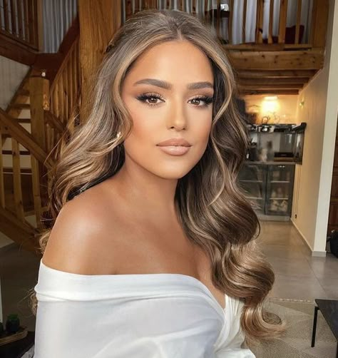 Hairstyles For Balayage Hair, Glam Formal Hair, Bridal Balayage Hair, Bronde Balayage Wedding Hair, Bridesmaid Glam Hair, Balayage Hollywood Waves, Wedding Makeup And Hair Ideas, Simple Half Up Bridal Hair, Wavy Down Wedding Hair