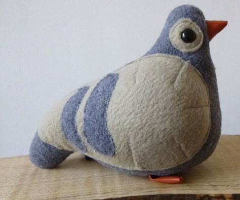 amsterdam pigeon, nice fat belly Pigeon Stuffed Animal, Pigeon Plush Pattern, Piper Bird, Pigeon Craft, Props Reference, Bird Lady, Diy Plush Toys, Animal Templates, Fat Belly