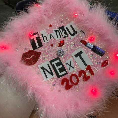 High School Graduation Cap Designs, Garden Trellis Ideas, Funny Graduation Caps, Creative Graduation Caps, Graduation Cap Ideas, College Grad Cap Ideas, Celebrate Success, Graduation Cap Decoration Diy, Luxurious Garden