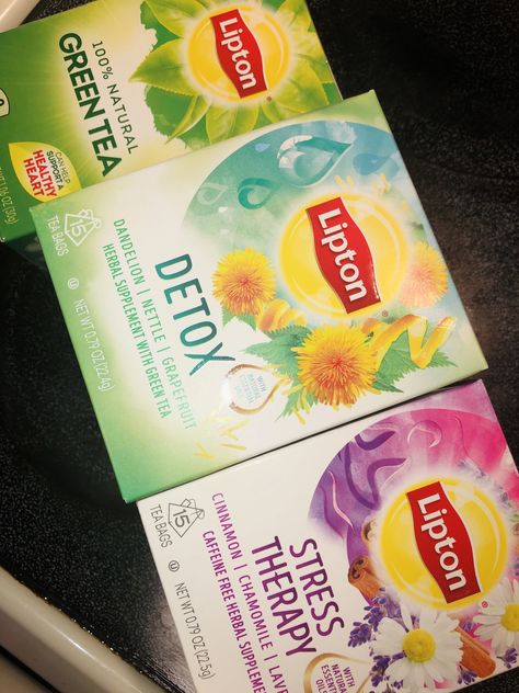 If your looking to cut back on sugar or detox or maybe just have a relaxing evening Lipton Tea has all that ☺️ Benefits of all this is it’s healthy for you also! My biggest weakness is always sweet tea “ I’m from the south 😅 “  when I have that urge green tea has helped me tremendously with my dieting. I highly recommend all of these 💕 Lipton Green Tea, Scent Combos, Healthy Tea, Lipton Tea, Relaxing Evening, Healthy Teas, Living Healthy, Natural Detox, Diet Food