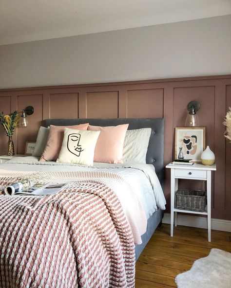 Pink And Grey Bedroom, Small Spare Room, Retro Revival, Wall Panels Bedroom, Bedroom Wall Colors, Dekorasi Kamar Tidur, Pink Bedrooms, Grey Bedroom, Bedroom Panel