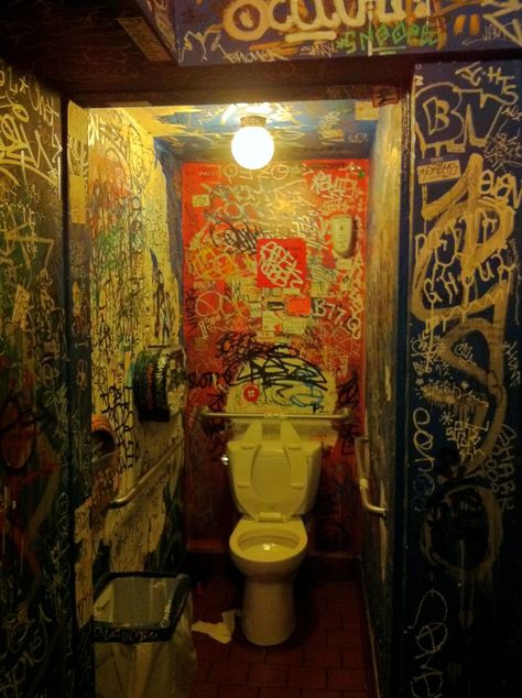 Bathroom Stall Aesthetic, Grungy Bathroom, Graffiti Toilet, Disgusting Bathroom, Gross Bathroom, Grunge Bathroom, Toilet Stall, Toilet Illustration, Bathroom Public