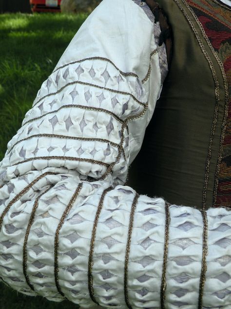 Kirtle Pattern, Slashed Sleeves, Sca Costumes, Elizabethan Costume, Elizabethan Fashion, 16th Century Fashion, Tudor Fashion, Elizabethan Era, Medieval Costume