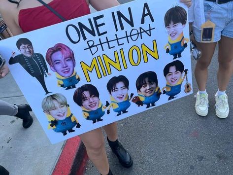 #enhypen #kpop #meme #kpopmeme #enhypenmeme One In A Minion, Enhypen Meme, Concert Signs, Enhypen On Twitter, Funny Lockscreen, Kpop Concert Outfit, A Minion, Kpop Meme, Funny Posters