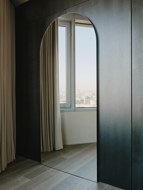 London Plane Tree, Hallway Mirror, Colorful Apartment, Hallway Design, Arched Mirror, Luxury London, Arch Mirror, Convex Mirror, Interior Concept