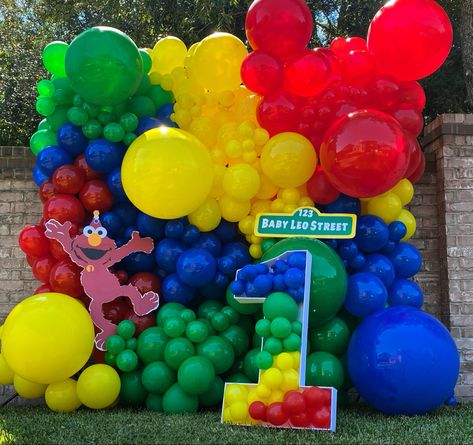 Sesame Street Party Backdrop, Sesame Street Birthday Balloons, Elmo Table Centerpieces, Sesame Street Birthday Party Ideas 1st Boy, Sesame Street Balloon Garland, Elmo Balloon Garland, Sesame Street Balloons, Elmos World Birthday Party Boy, Seaseme Street 1st Birthday Party