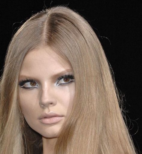 Slavic Doll, Slavic Dolls, Magdalena Frackowiak, Girly Makeup, Models Backstage, Polish Models, Make Up Inspo, Model Aesthetic, Angel Face