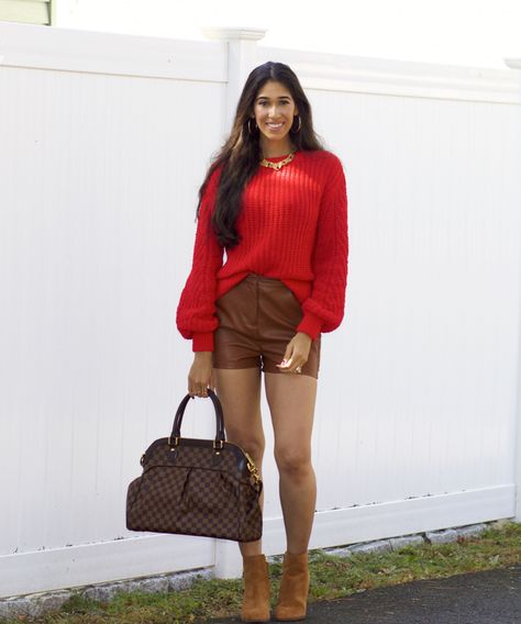 Brown And Red Outfit Ideas, Red Leather Shorts Outfit, Brown Leather Shorts Outfit, Brown And Red Outfit, Red And Brown Outfit, Brown Leather Shorts, Brown Shorts Outfit, 90s Outfit Ideas, Western Chic Outfits