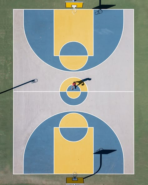 Basketball Court Design, Lapangan Basket, Backyard Basketball, Basketball Background, Street Basketball, Sport Center, Basketball Logo, Basketball Practice, Basketball Courts