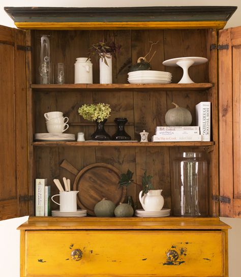 Antique Hutch, Country Living Magazine, Primitive Furniture, Dining Room Storage, Living Magazine, Home Decorating Ideas, Space Decor, Shelf Styling, Cozy Cottage