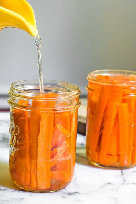 How To Keep Cut Carrots Fresh - The Natural Nurturer Carrot Calories, How To Store Carrots, Natural Nurturer, Veggie Snacks, Wide Mouth Mason Jars, Vegetable Peeler, How To Store, Baby Carrots, Fermenting